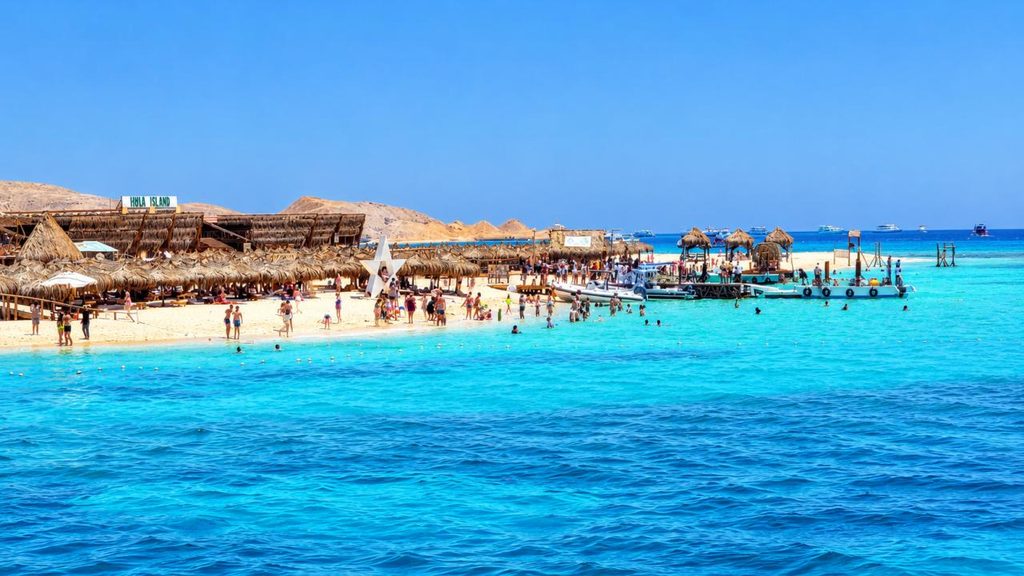 Raj „Hula Island” nad turkusowym morzem